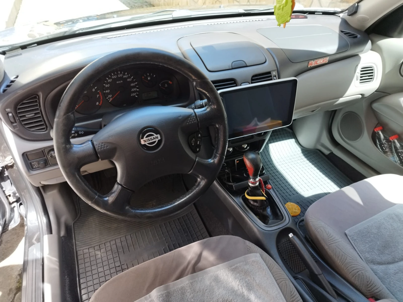 Nissan Almera, снимка 8 - Автомобили и джипове - 55892379