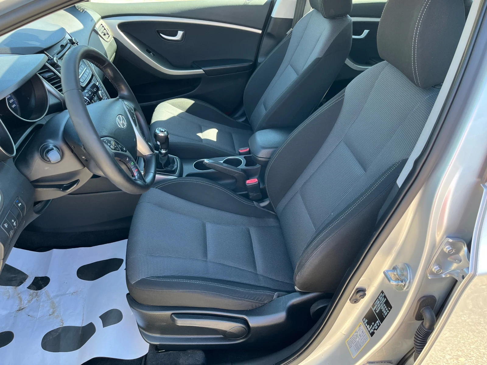 Hyundai I30 1.4 / 16V GT SPORT , снимка 9 - Автомобили и джипове - 55970255