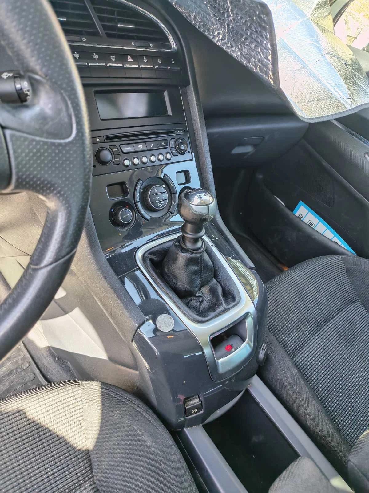 Peugeot 5008 1.6 HDI , снимка 6 - Автомобили и джипове - 56118463