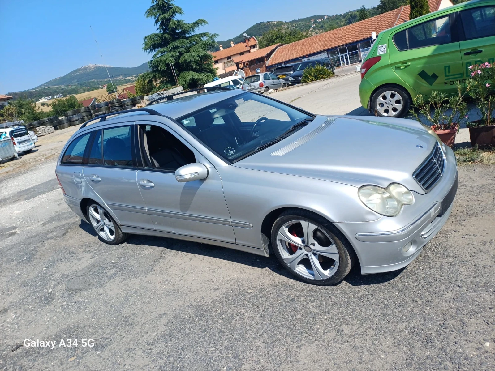 Mercedes-Benz 220 2.2
