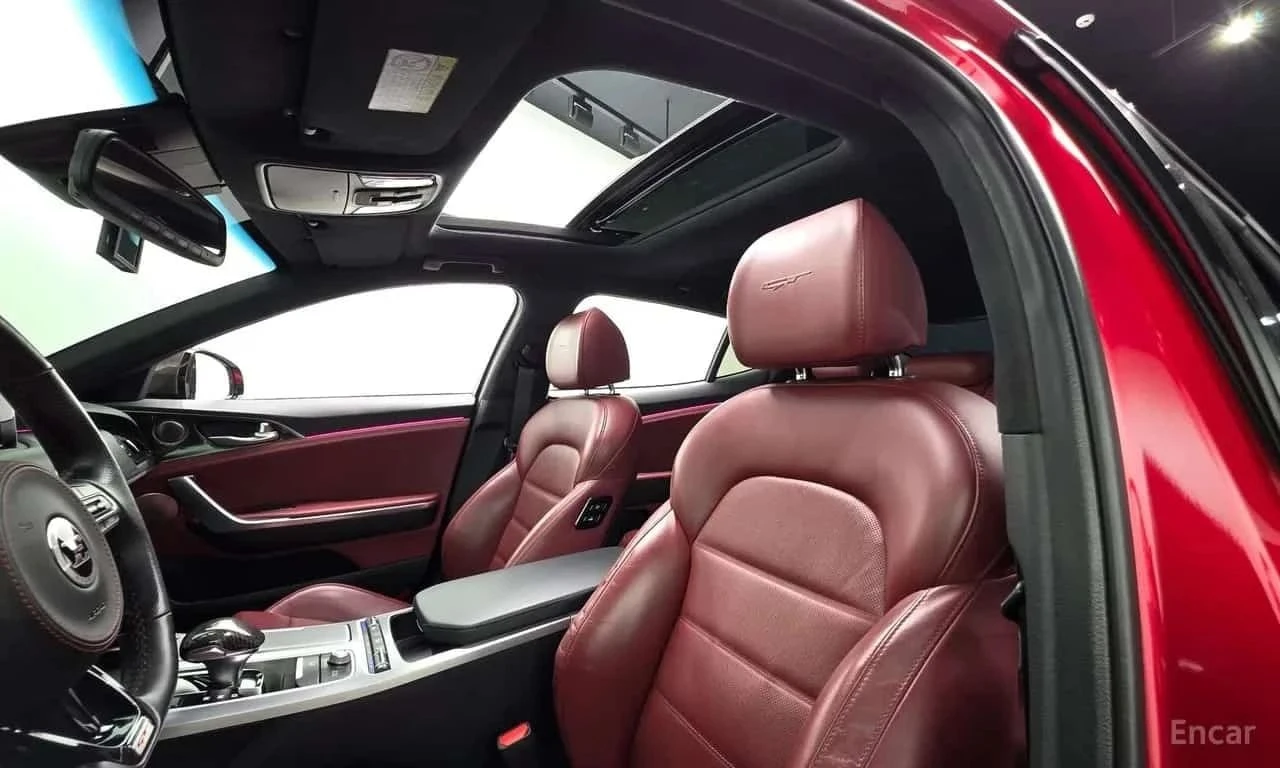 Kia Stinger, снимка 8 - Автомобили и джипове - 56686835