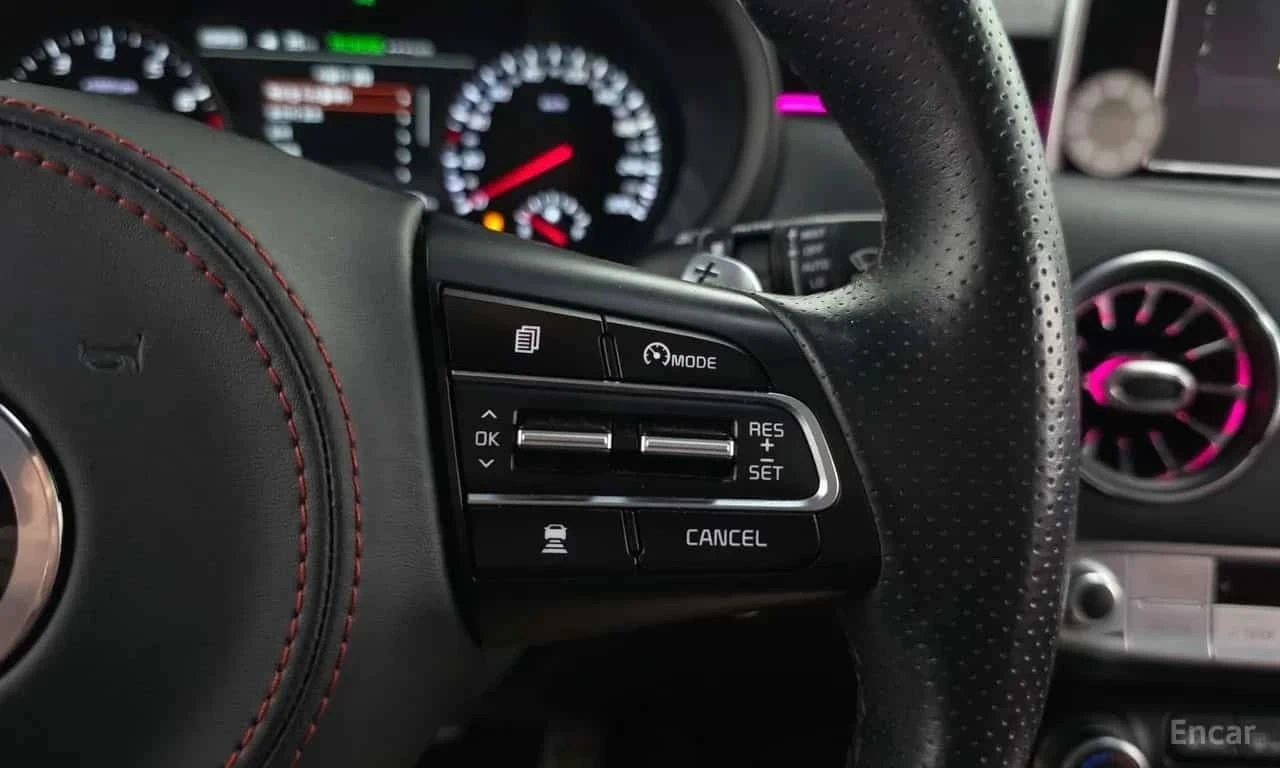 Kia Stinger, снимка 11 - Автомобили и джипове - 56686835