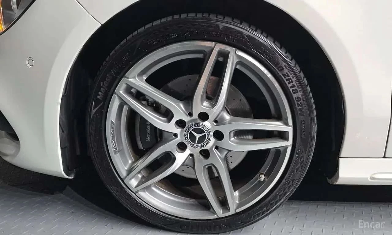Mercedes-Benz CLA, снимка 5 - Автомобили и джипове - 56689580