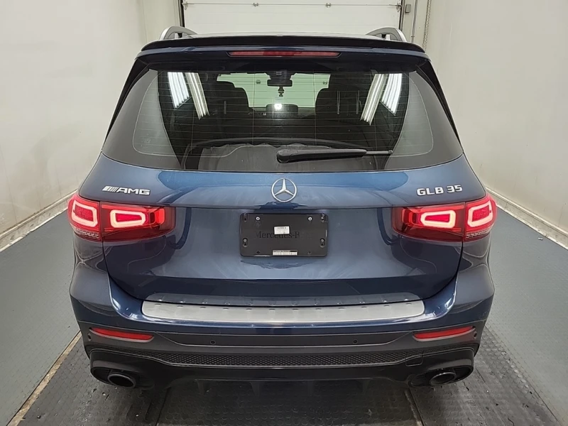 Mercedes-Benz GLB AMG GLB 35 | AWD | CLEAN CARFAX | BURMESTER | AMBI, снимка 4 - Автомобили и джипове - 52651241