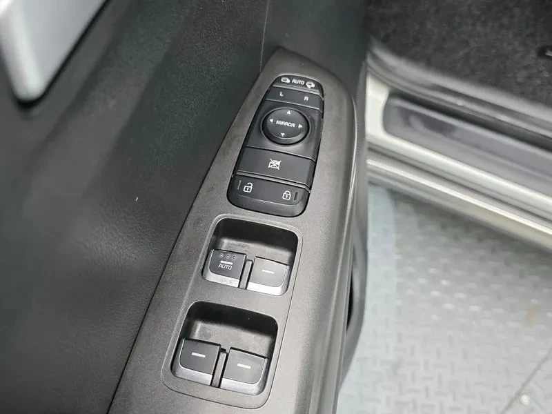 Kia Sportage 4Th Generation Diesel 1.7 2Wd Noblesse, снимка 14 - Автомобили и джипове - 55061752