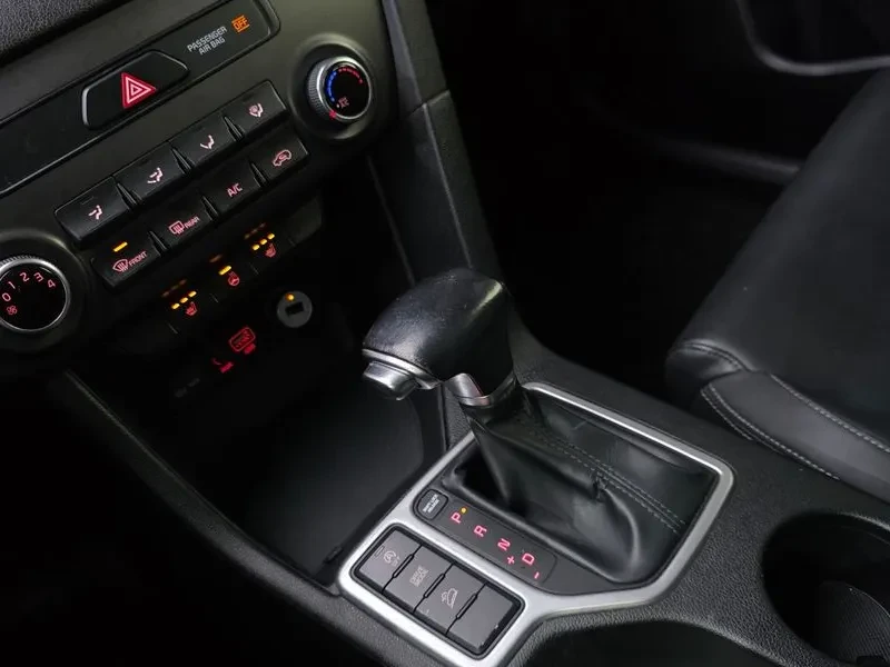 Kia Sportage 4Th Generation Diesel 1.7 2Wd Noblesse, снимка 9 - Автомобили и джипове - 55061752
