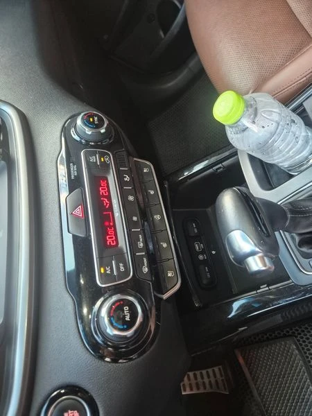 Kia Sorento Diesel 2.2 4WD, снимка 4 - Автомобили и джипове - 56225313