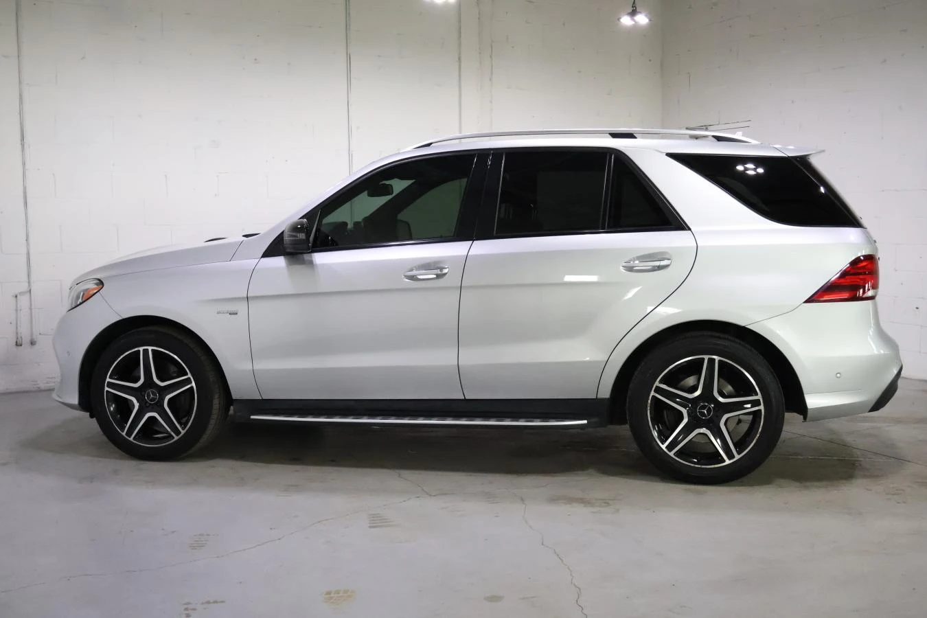 Mercedes-Benz GLE 43 AMG, снимка 2 - Автомобили и джипове - 55036583