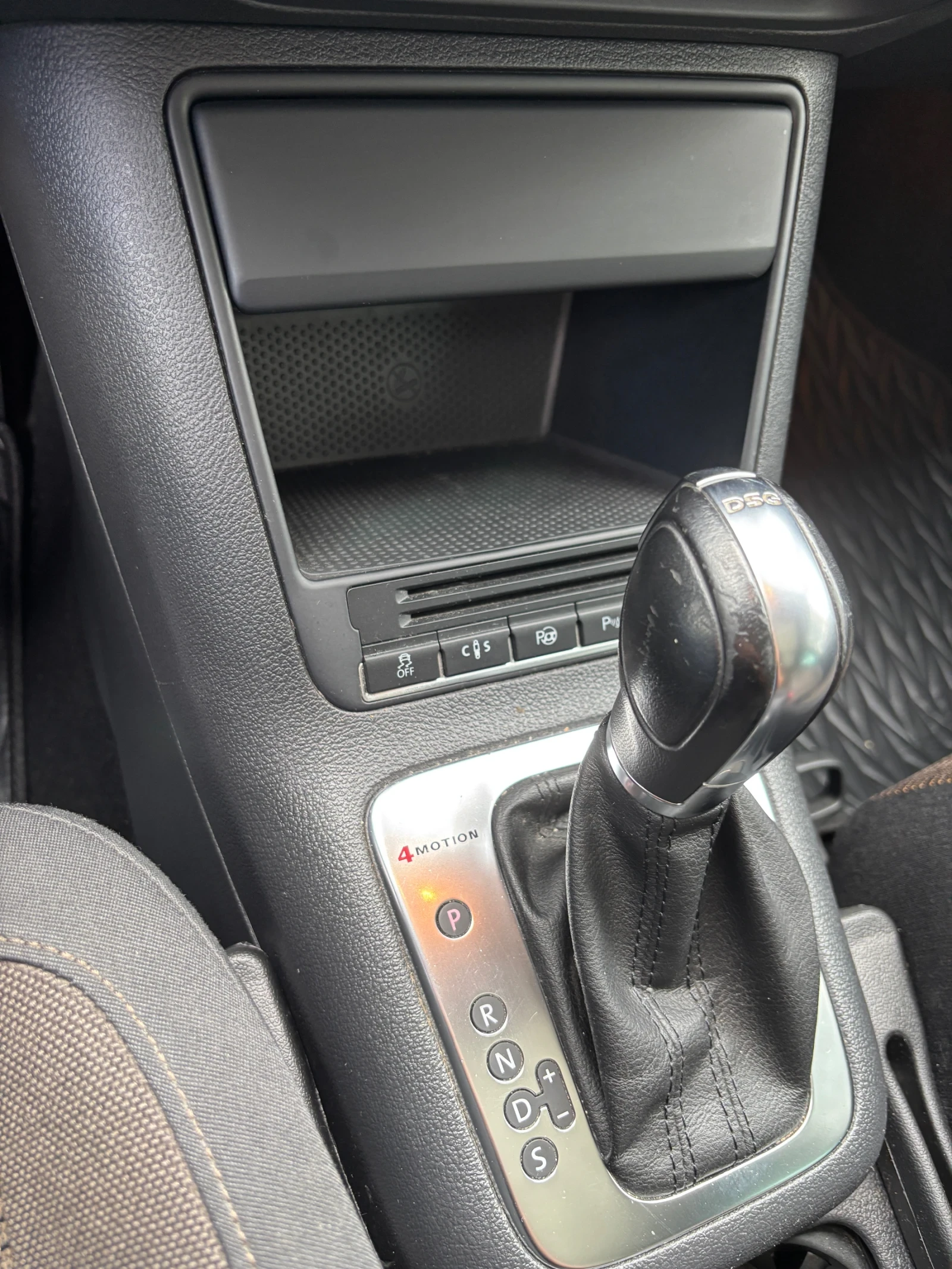 VW Tiguan 2.0 TSI Sport&Style 4Motion Facelift, снимка 9 - Автомобили и джипове - 55773615