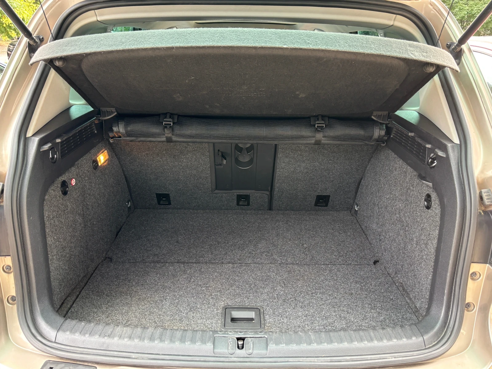 VW Tiguan 2.0 TSI Sport&Style 4Motion Facelift, снимка 5 - Автомобили и джипове - 55773615