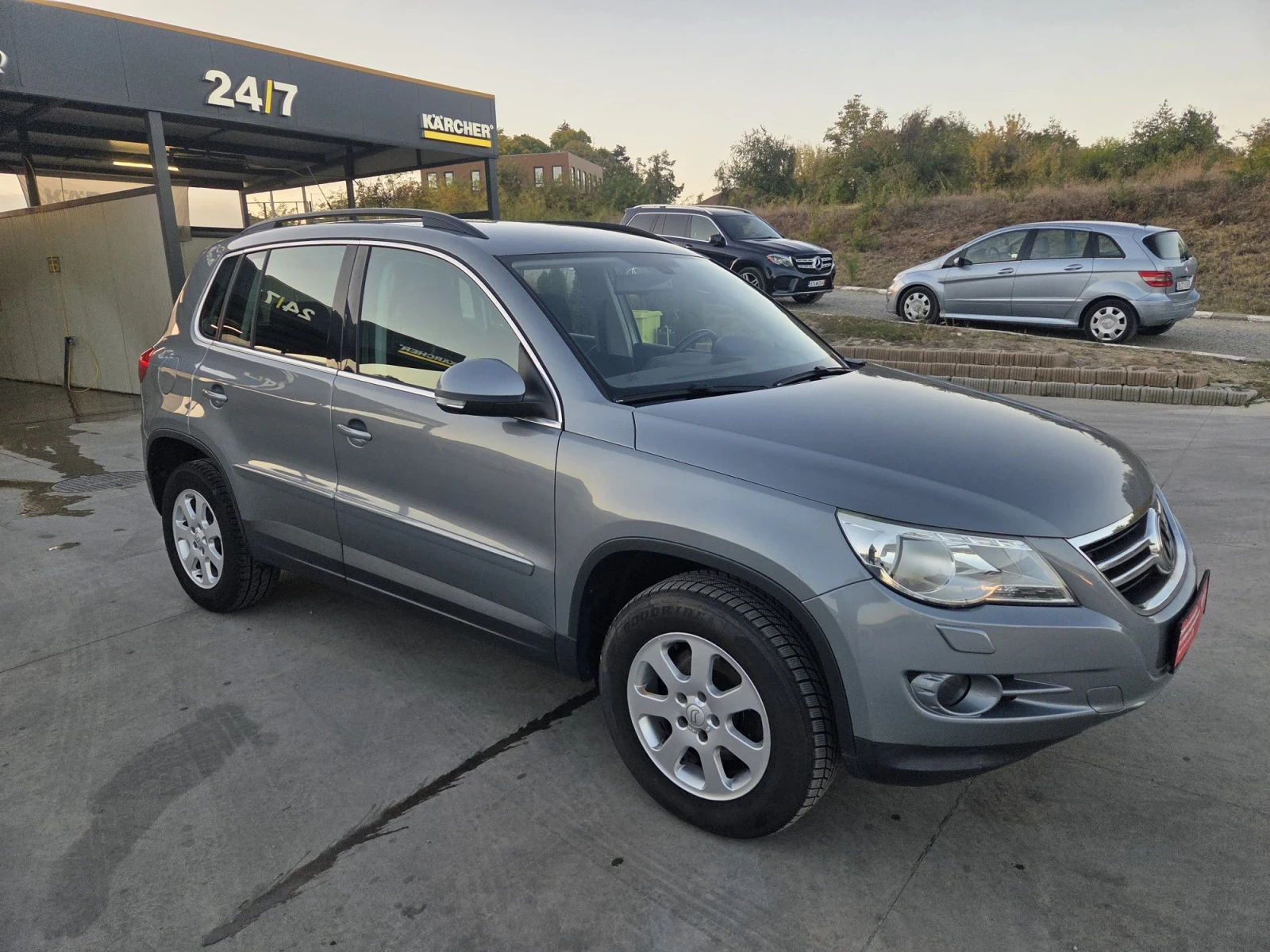 VW Tiguan 2.0 4?4, снимка 3 - Автомобили и джипове - 56376740