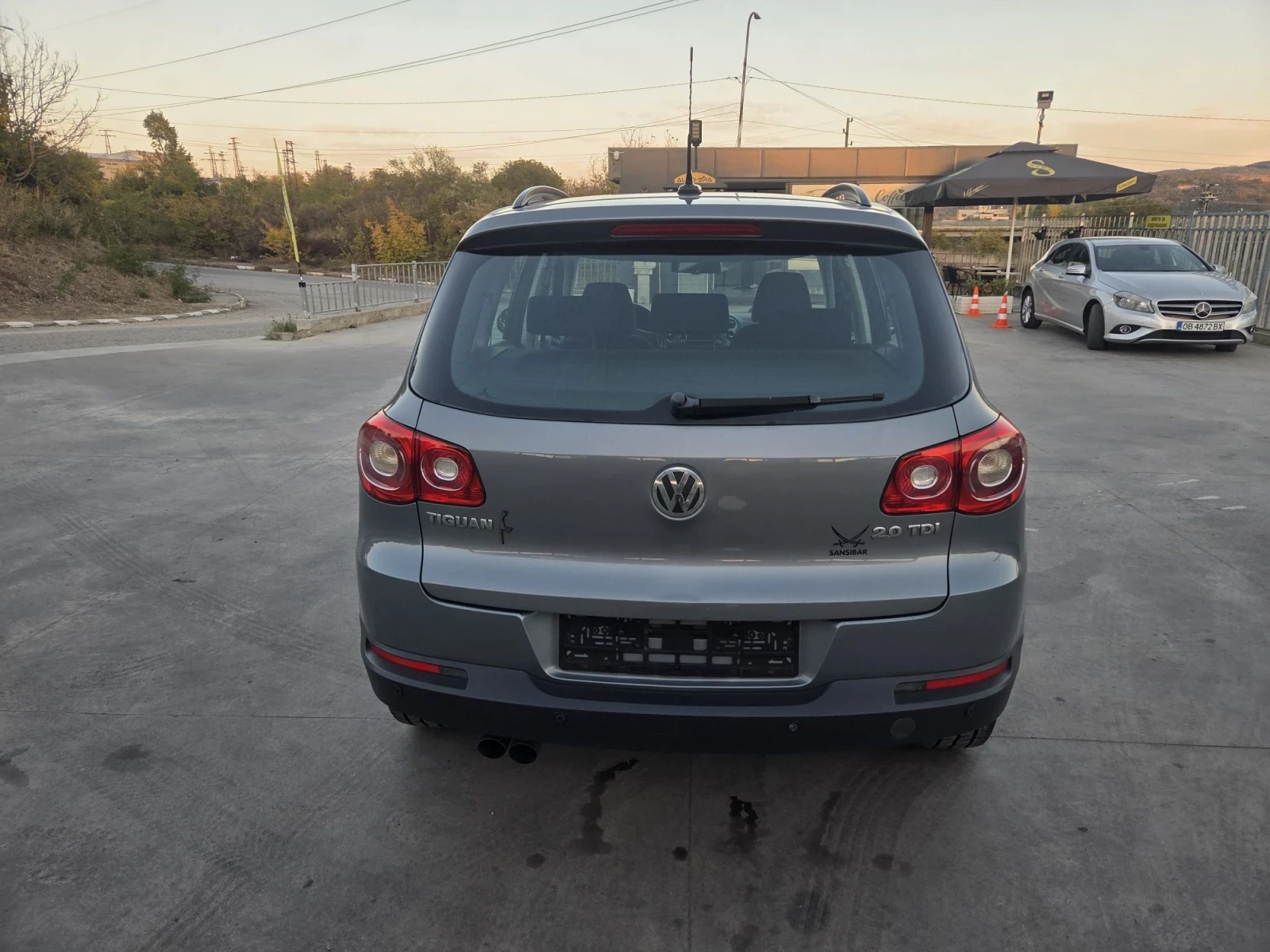 VW Tiguan 2.0 4?4, снимка 5 - Автомобили и джипове - 56376740