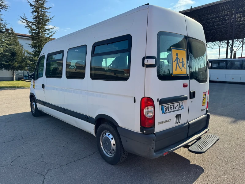 Renault Master 2.5dci автомат врата две клима, снимка 2 - Бусове и автобуси - 49008871