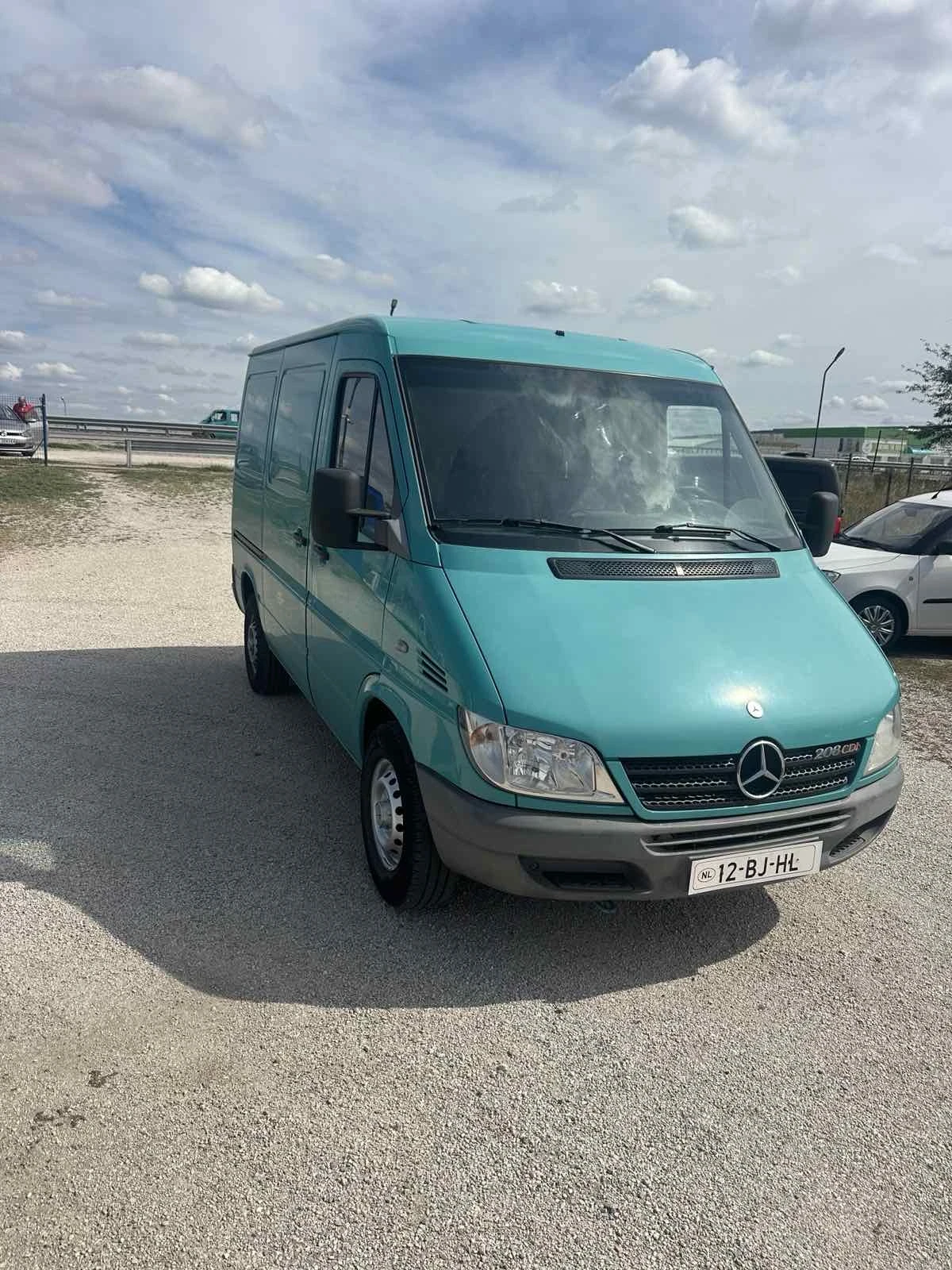 Mercedes-Benz Sprinter 208  - изображение 2