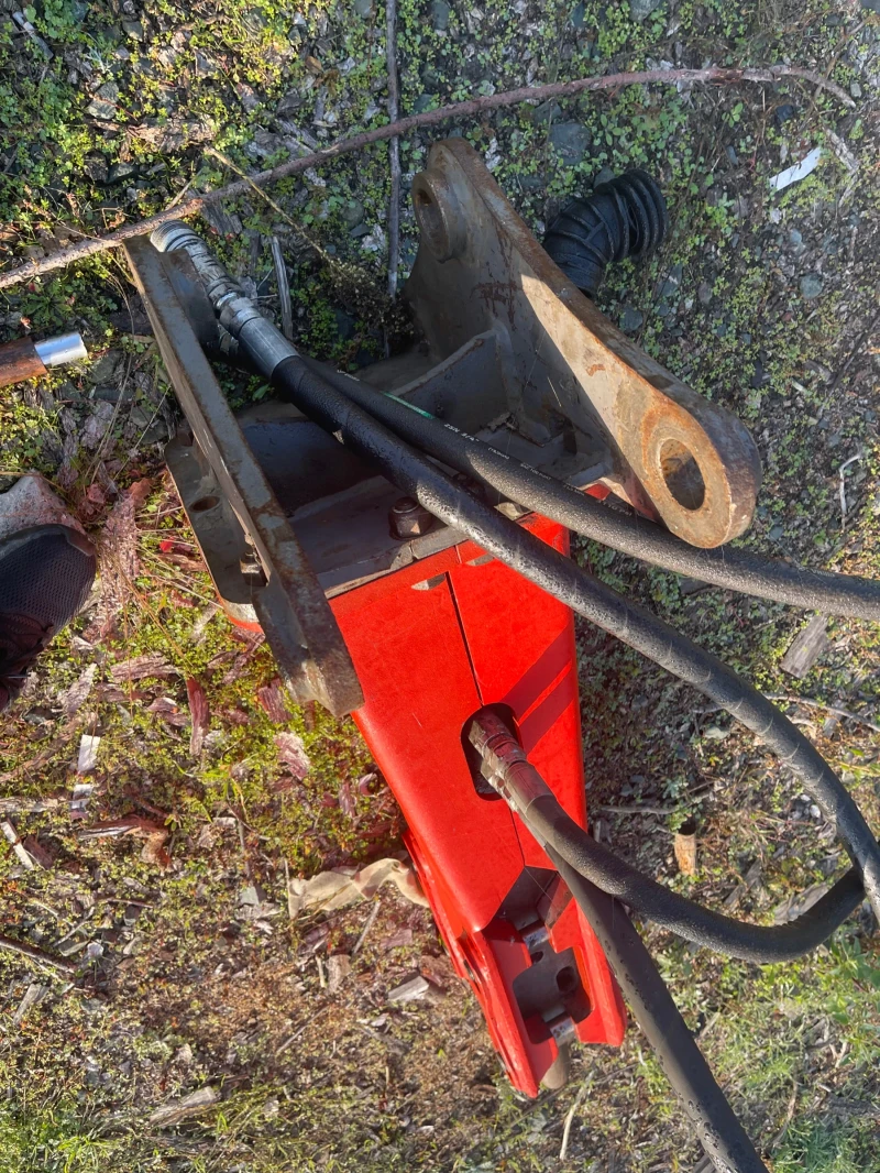 Допълнително оборудване Хидравличен чук socomec dm 270