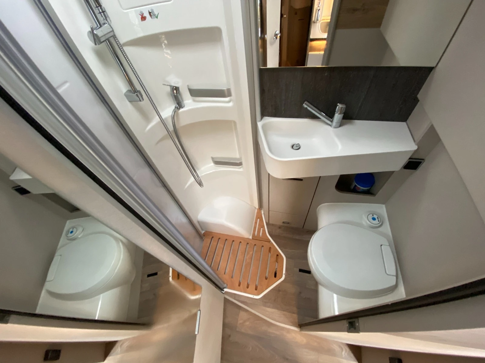 ������ HYMER / ERIBA Ex I 580,  3500 ��. | Mobile.bg � ����������� 13