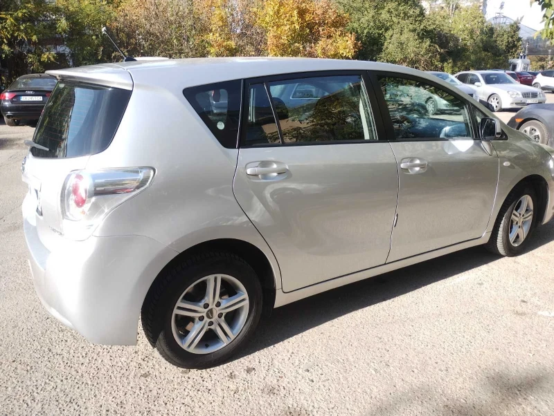 Toyota Verso, снимка 6 - Автомобили и джипове - 47732906