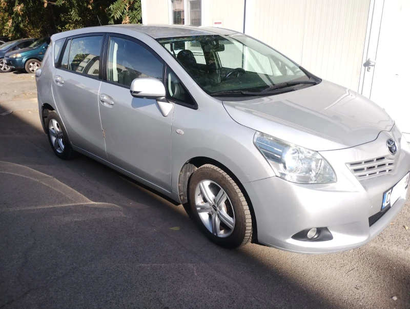 Toyota Verso, снимка 3 - Автомобили и джипове - 47732906