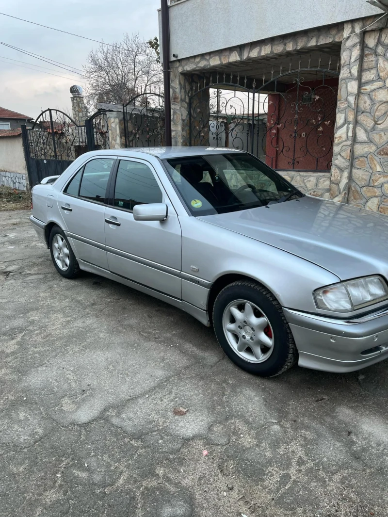 Mercedes-Benz C 220, снимка 1 - Автомобили и джипове - 48311769