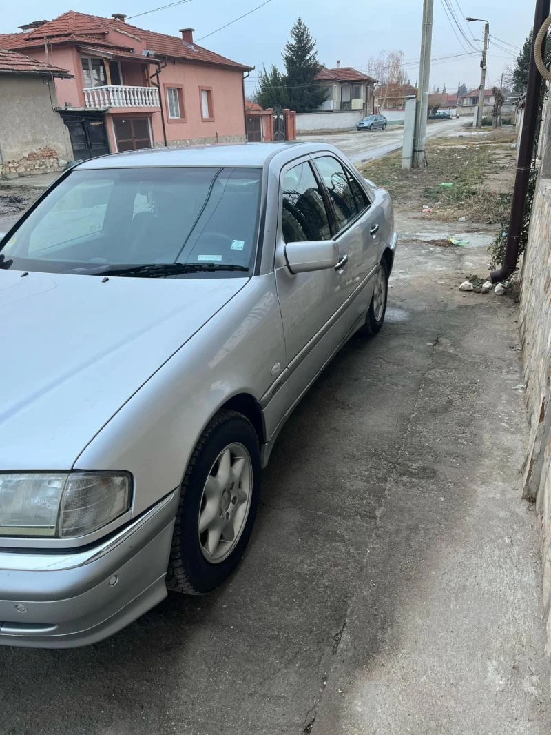 Mercedes-Benz C 220, снимка 3 - Автомобили и джипове - 48311769