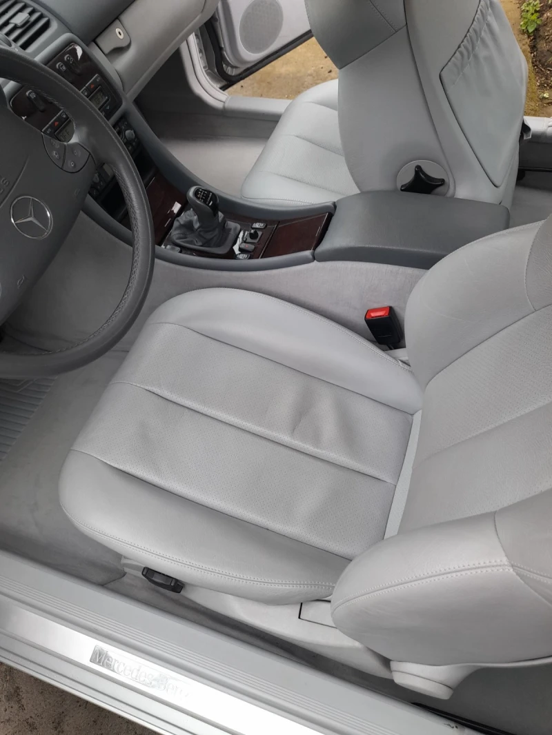 Mercedes-Benz CLK 200 Kompressor, снимка 14 - Автомобили и джипове - 52205450