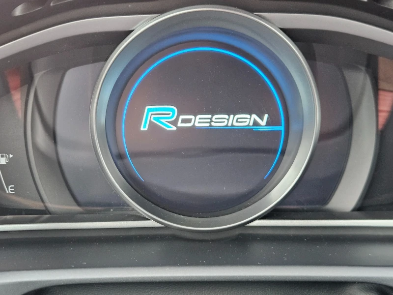 Volvo V40, снимка 13 - Автомобили и джипове - 51912012