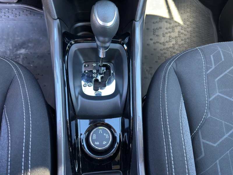 Peugeot 2008 Allure, снимка 11 - Автомобили и джипове - 52408990