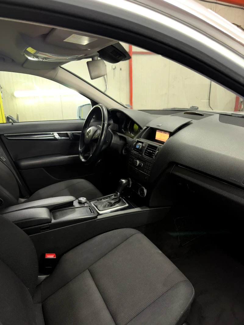 Mercedes-Benz C 180, снимка 12 - Автомобили и джипове - 53345387