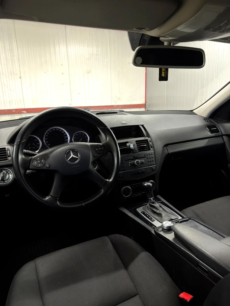 Mercedes-Benz C 180, снимка 7 - Автомобили и джипове - 53345387
