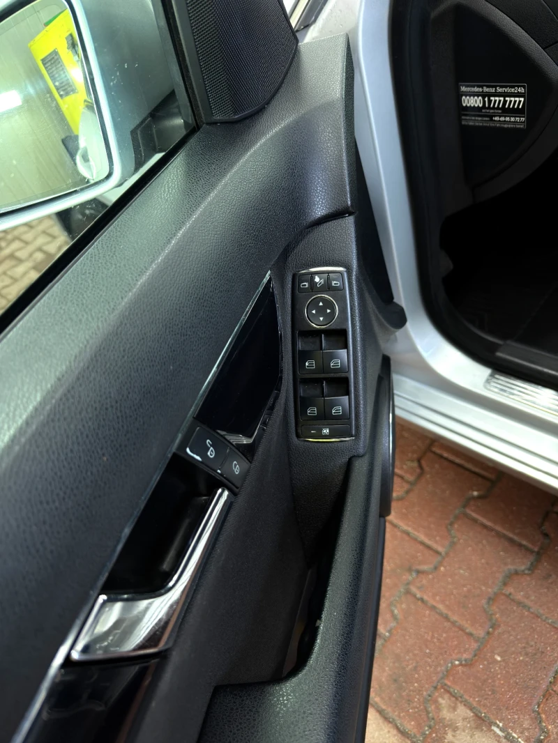 Mercedes-Benz C 180, снимка 13 - Автомобили и джипове - 53345387