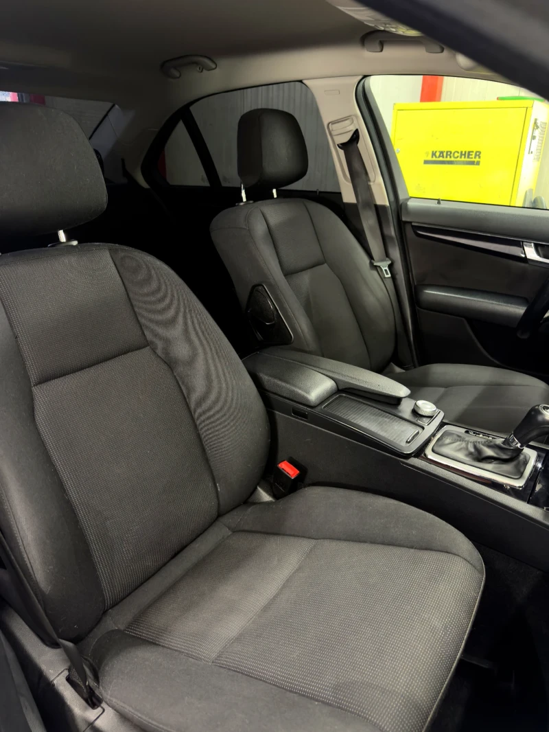 Mercedes-Benz C 180, снимка 11 - Автомобили и джипове - 53345387