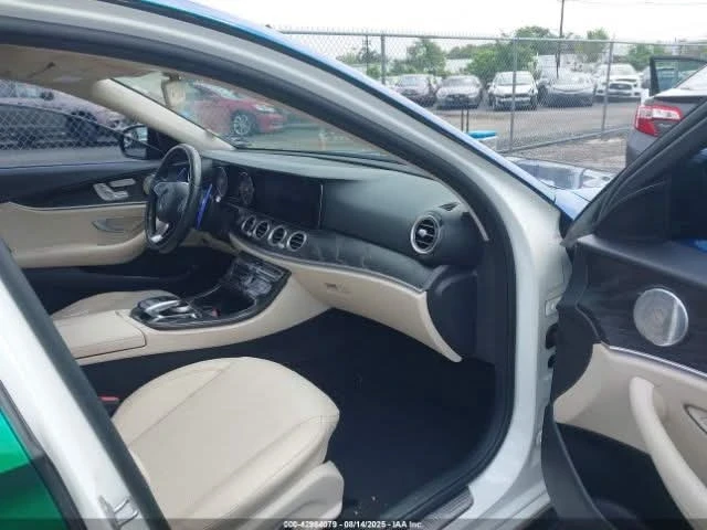 Mercedes-Benz E 300  - изображение 6