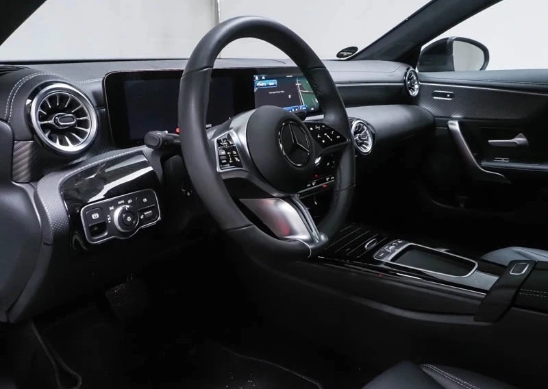 Mercedes-Benz CLA 180  - изображение 7