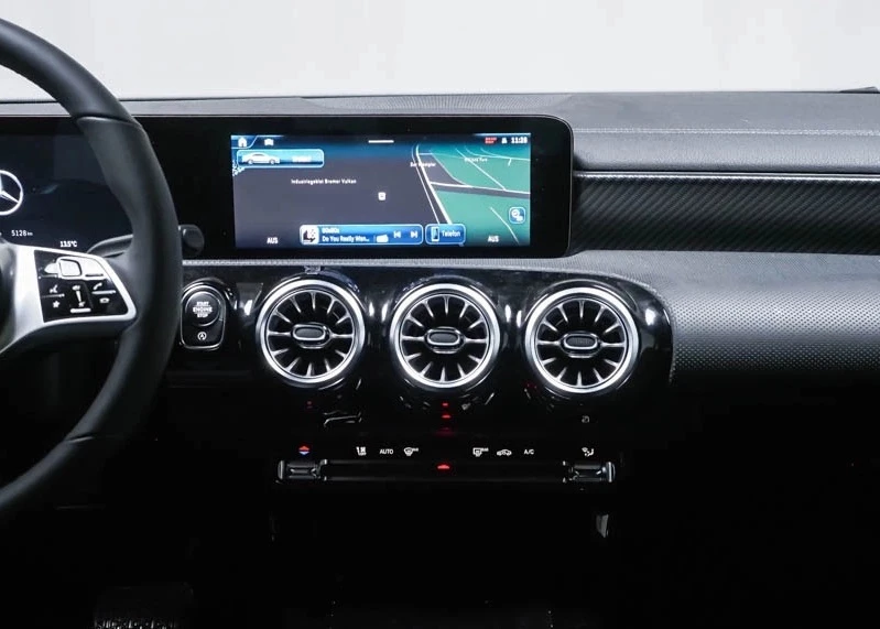 Mercedes-Benz CLA 180  - изображение 6