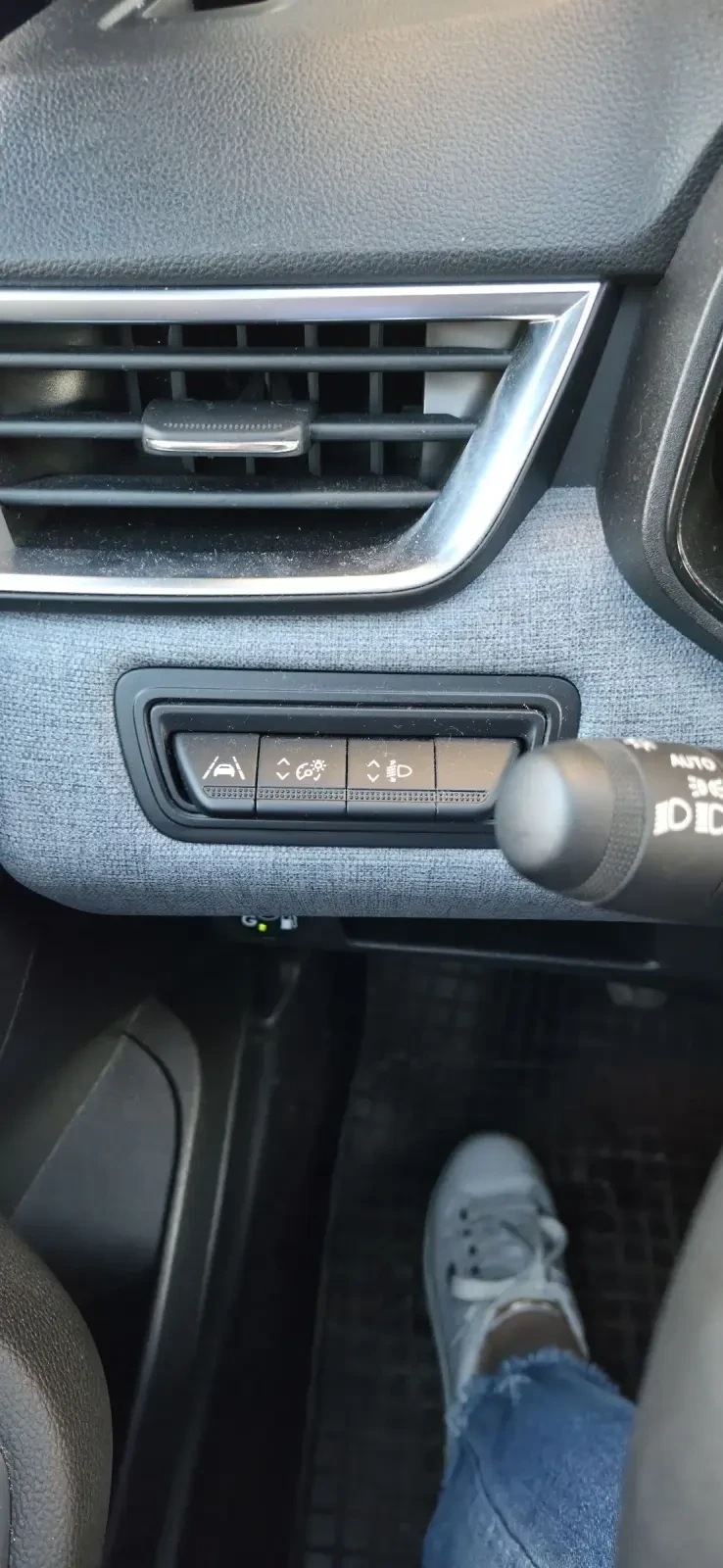 Renault Clio Бензин-газ ( фабрична газова уредба ), снимка 2 - Автомобили и джипове - 53787259