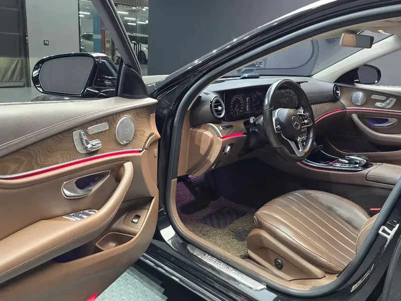 Mercedes-Benz E 300 САМО 30% АВАНС, снимка 10 - Автомобили и джипове - 56266612