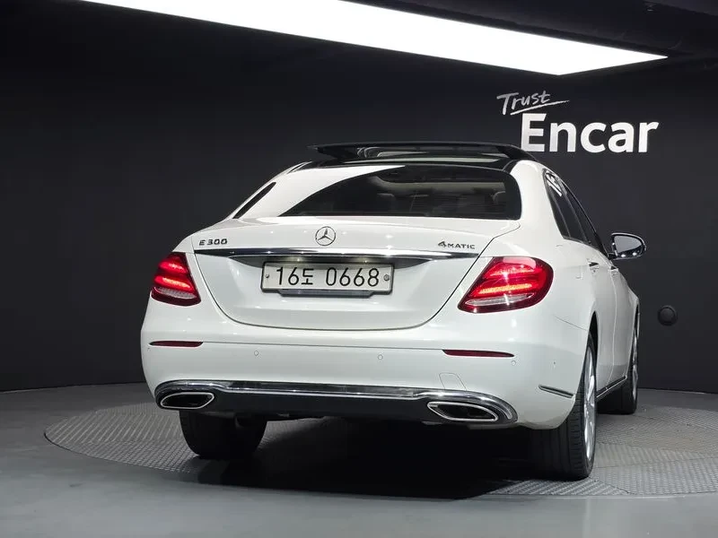 Mercedes-Benz E 300 E300 4MATIC Exclusive* ��������* ������� �� ������ | Mobile.bg � ����������� 4