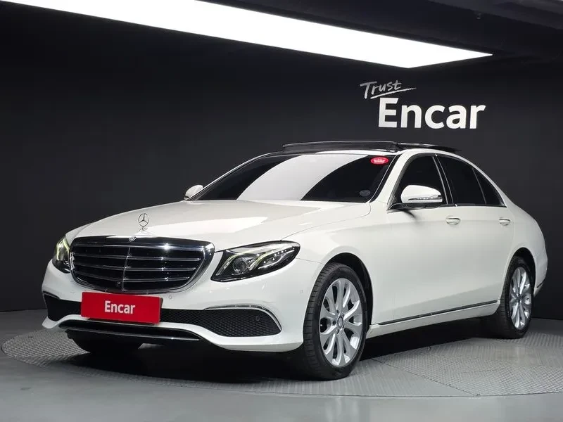 Mercedes-Benz E 300 E300 4MATIC Exclusive* Панорама* Подгрев на всички