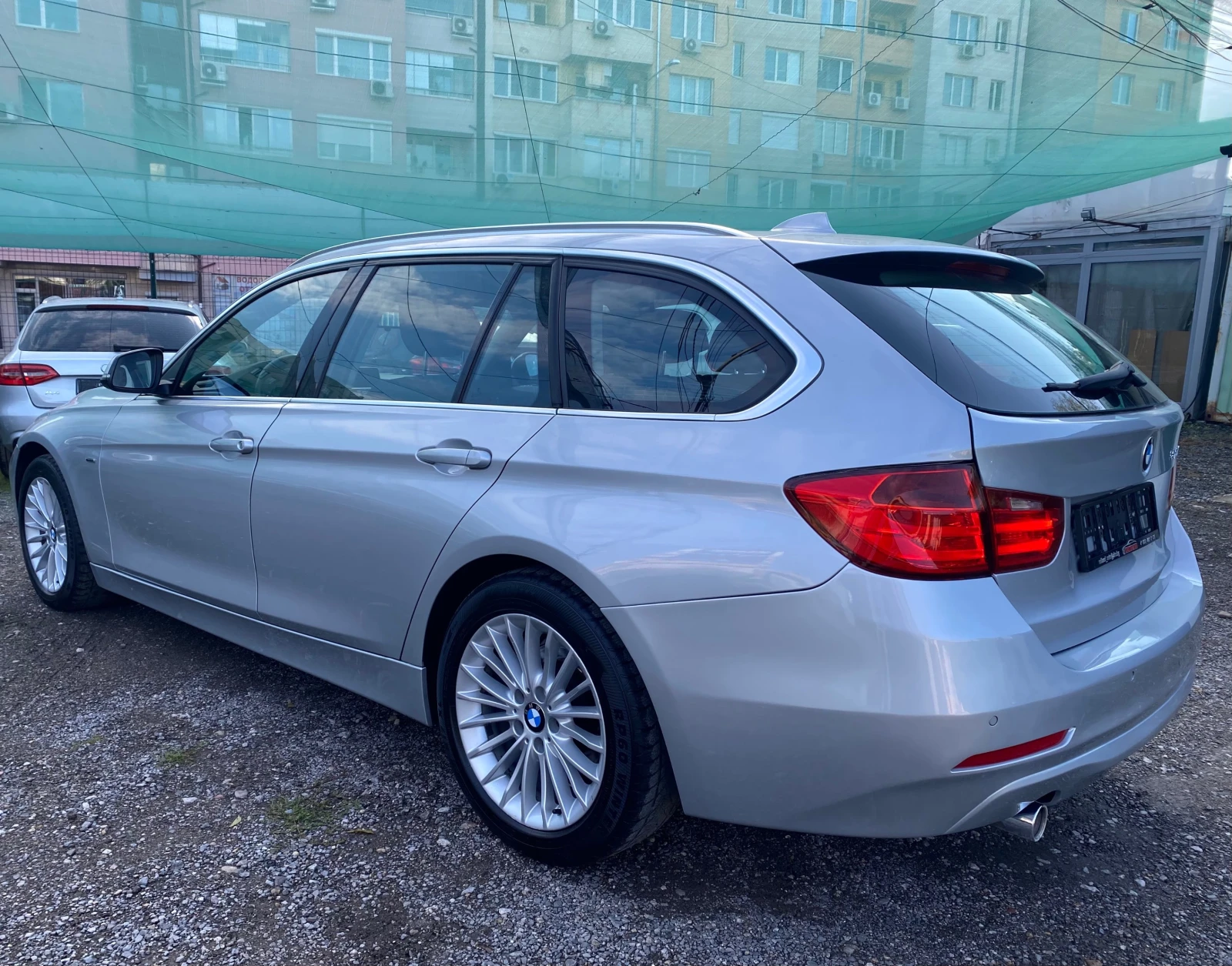 BMW 320 320-184HP= АВТОМАТИК= LUXURY= KEYLESS GO=  - изображение 3