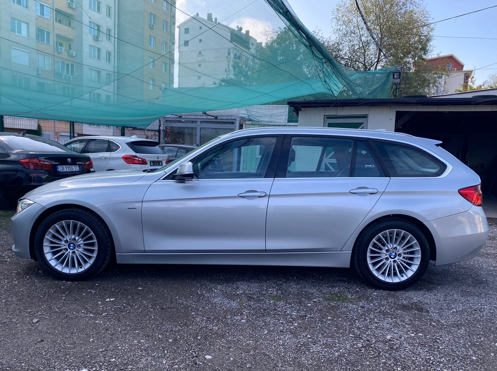 BMW 320 320-184HP= АВТОМАТИК= LUXURY= KEYLESS GO=  - изображение 2