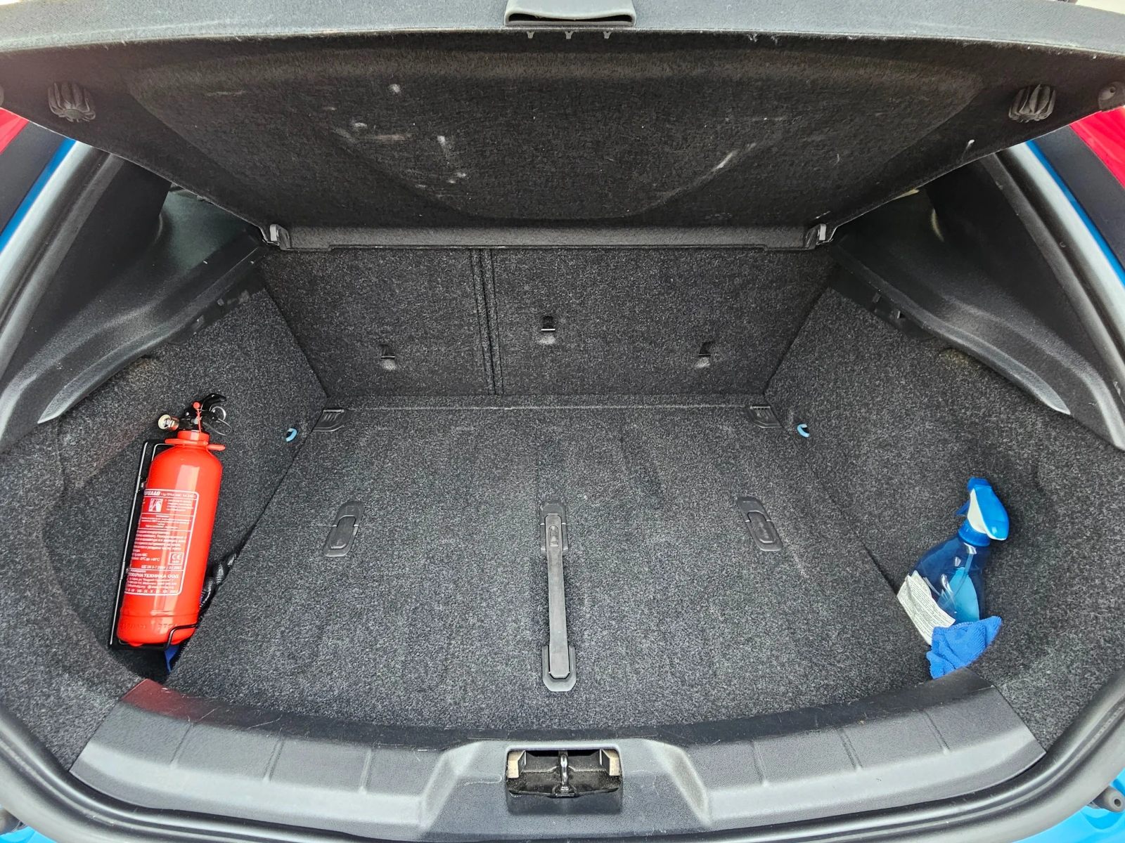 Volvo V40  - изображение 8