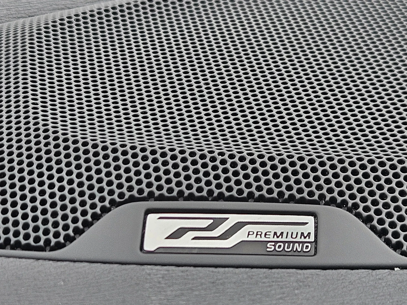 Volvo V40, снимка 15 - Автомобили и джипове - 54197425