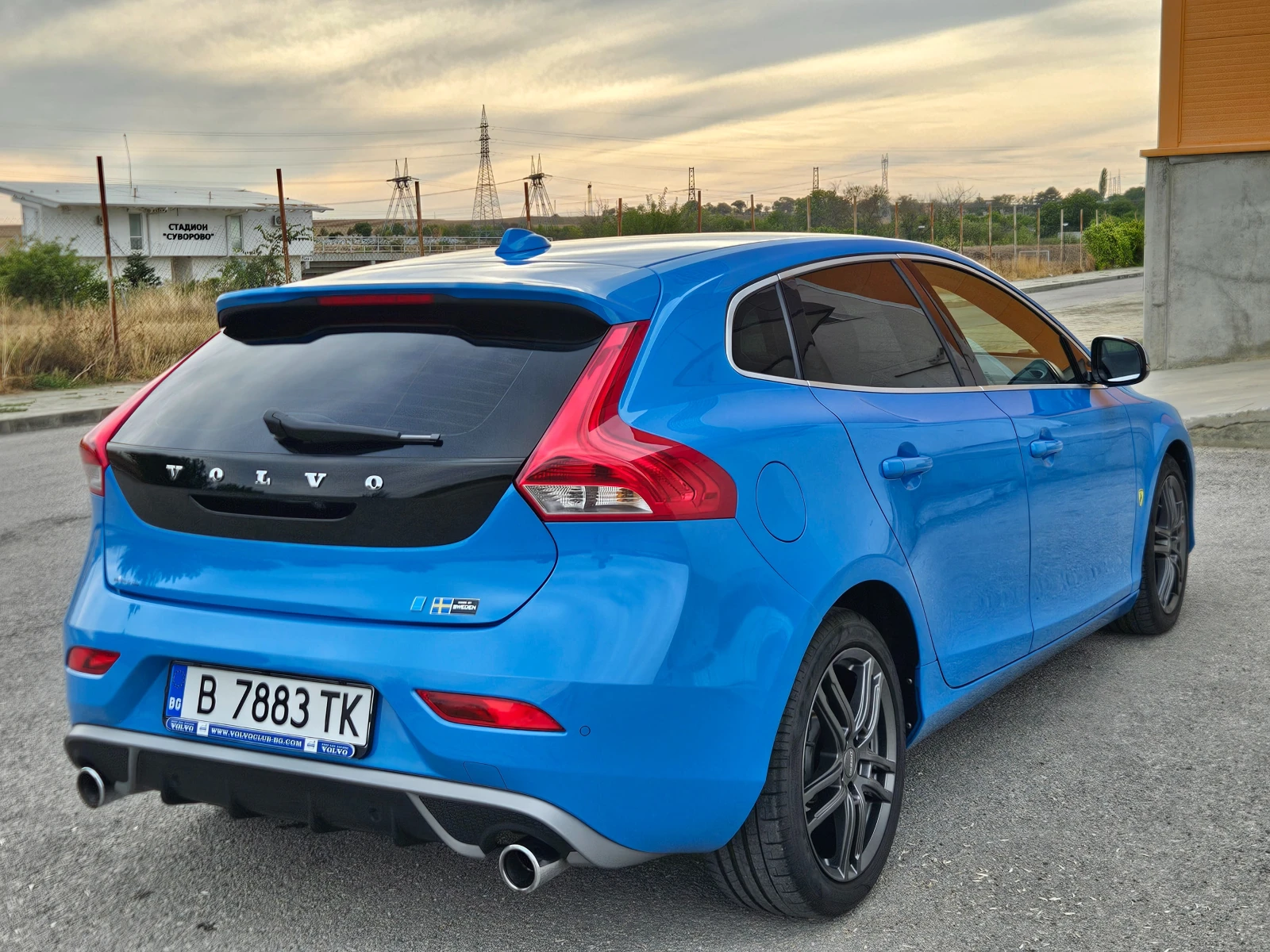Volvo V40  - изображение 6