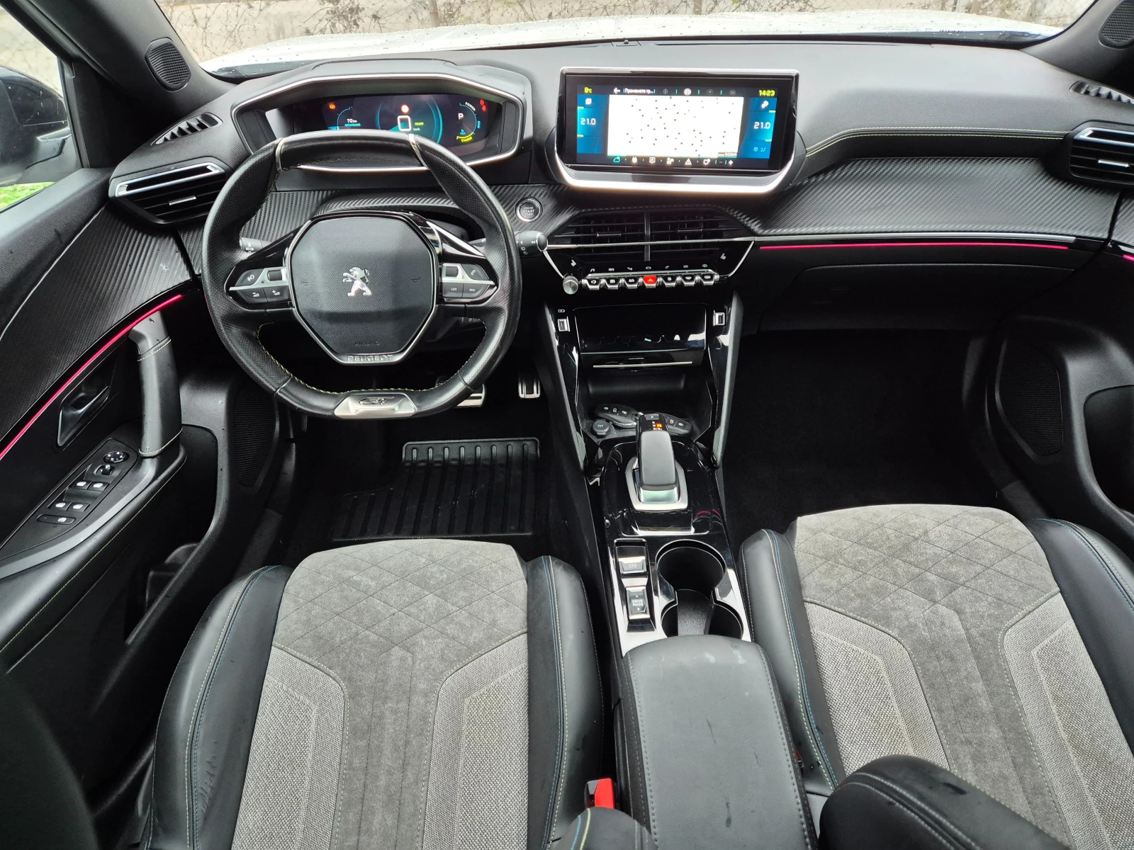 Peugeot 2008 ELECTRIC-GT-PANORAMA-AMBIENT-PODGREV-PERLA - изображение 9