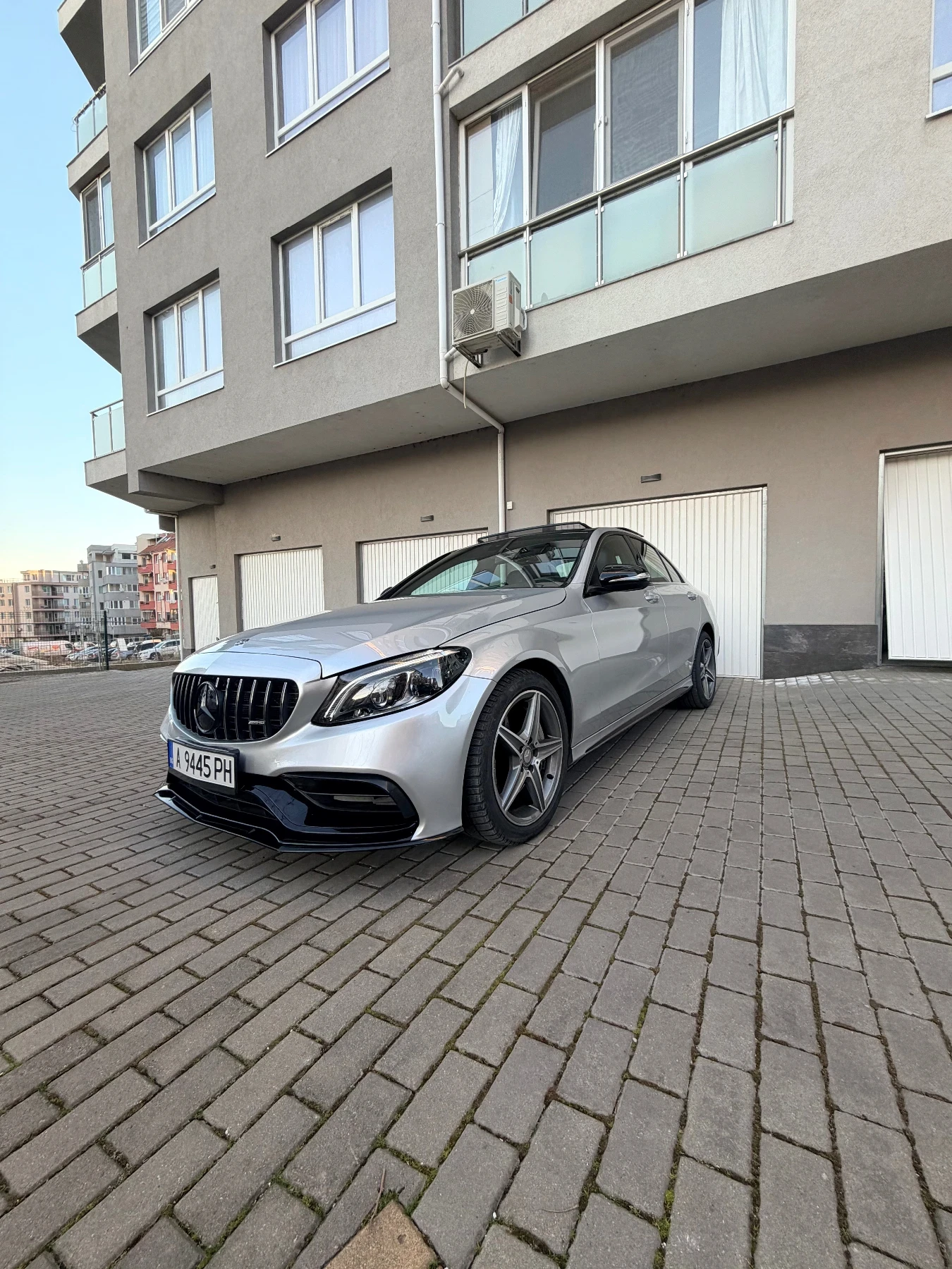 Mercedes-Benz C 300 AMG Facelift, снимка 3 - Автомобили и джипове - 53958597