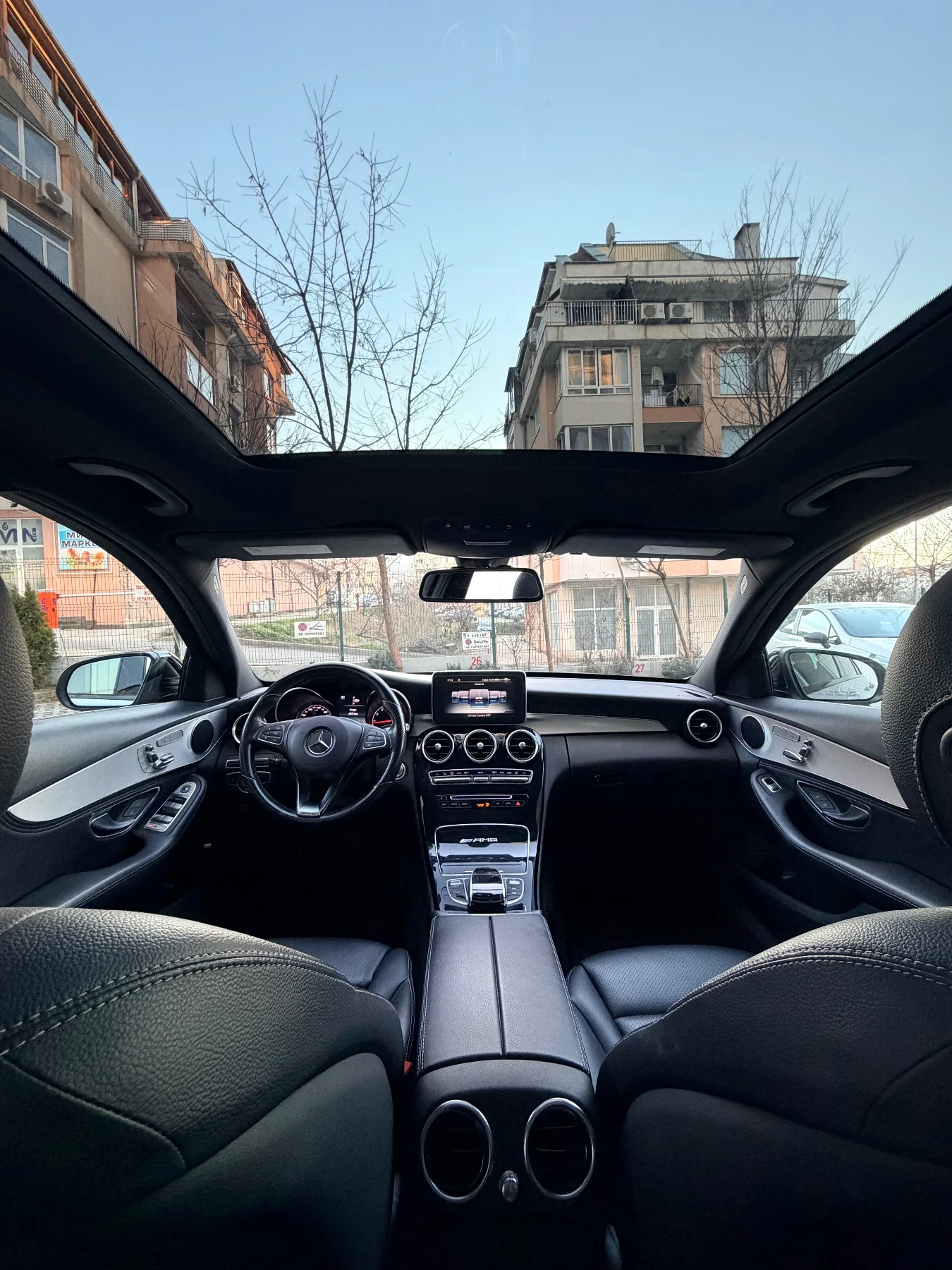 Mercedes-Benz C 300 AMG Facelift, снимка 4 - Автомобили и джипове - 53958597