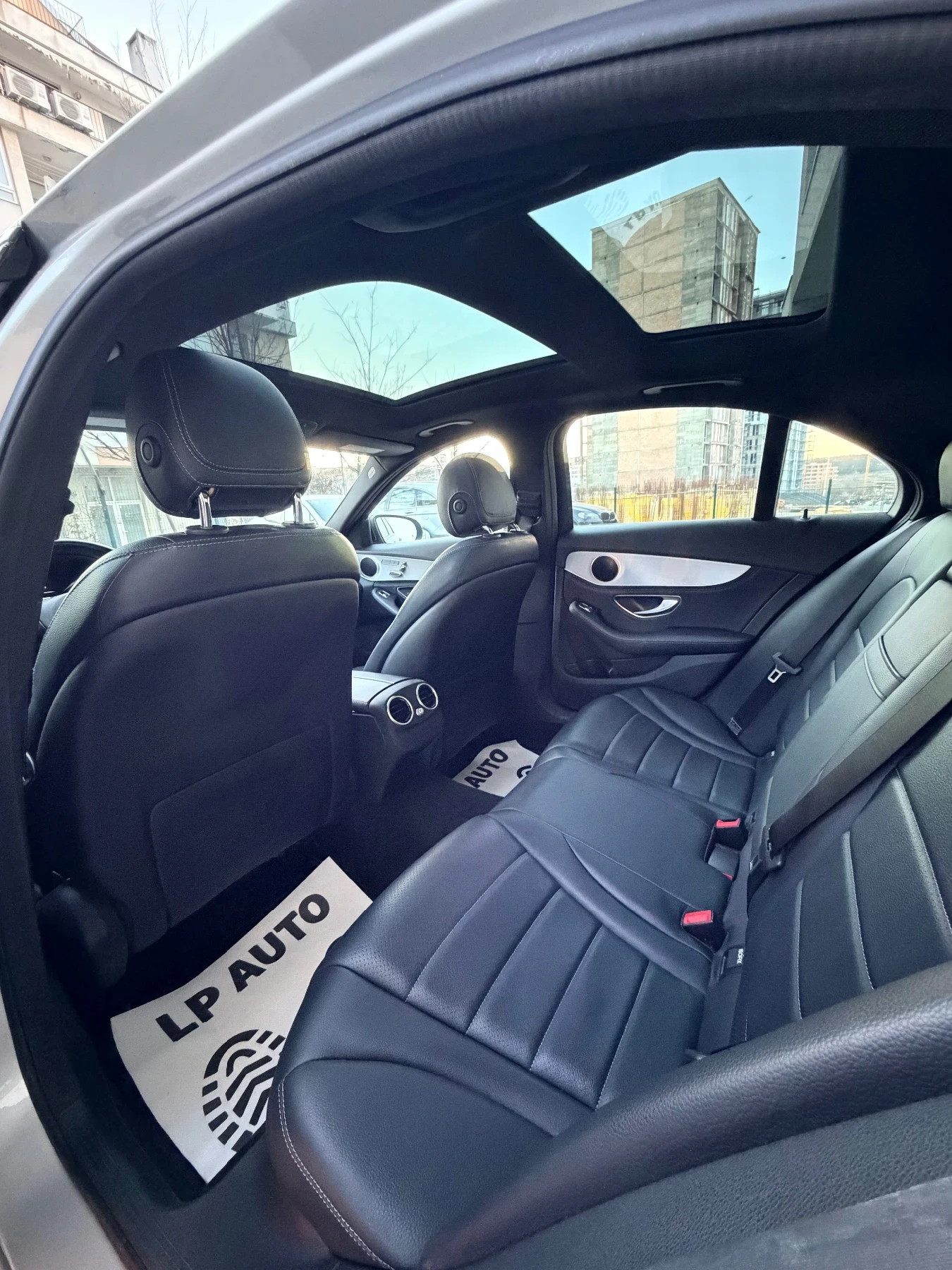 Mercedes-Benz C 300 AMG Facelift, снимка 7 - Автомобили и джипове - 53958597