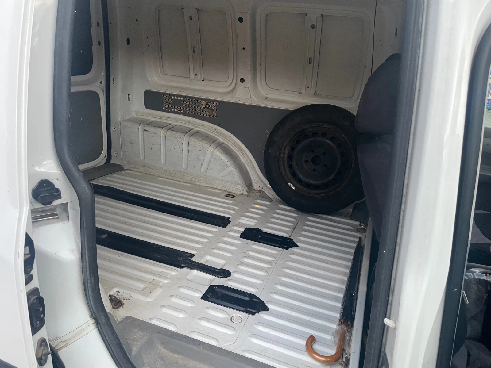 VW Caddy 2.0 GNG-EKOFUEL , снимка 9 - Автомобили и джипове - 53966887