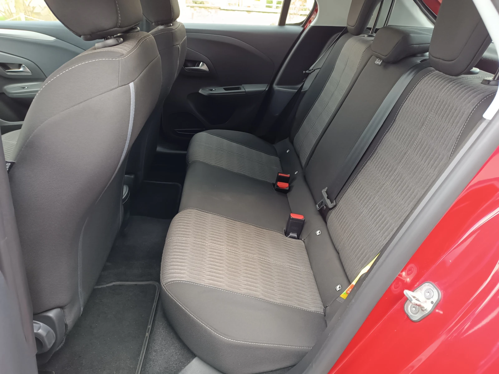 Opel Corsa F1.2i  49000km, снимка 11 - Автомобили и джипове - 54081111