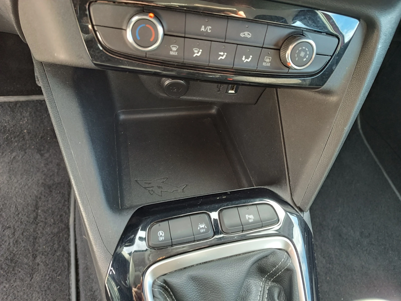 Opel Corsa F1.2i  49000km, снимка 14 - Автомобили и джипове - 54081111